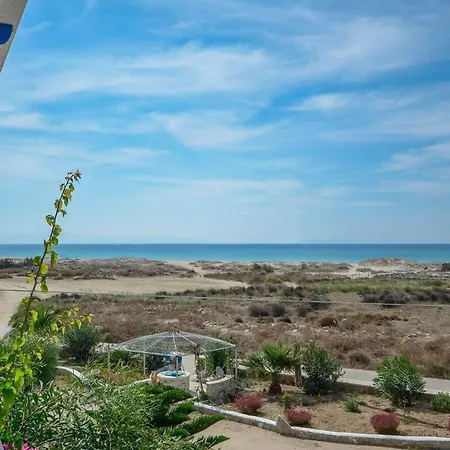 Crystal Naxos 1 At 4* 미크리 비글라