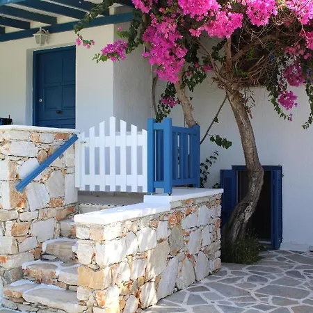 Crystal Naxos 1 At 아파트호텔 4*