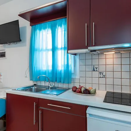 Crystal Naxos 1 At 4* 미크리 비글라