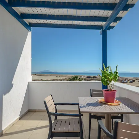 Crystal Naxos 1 At 4*