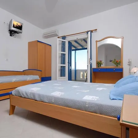 Crystal Naxos 1 At Aparthotel Mikri Vigla