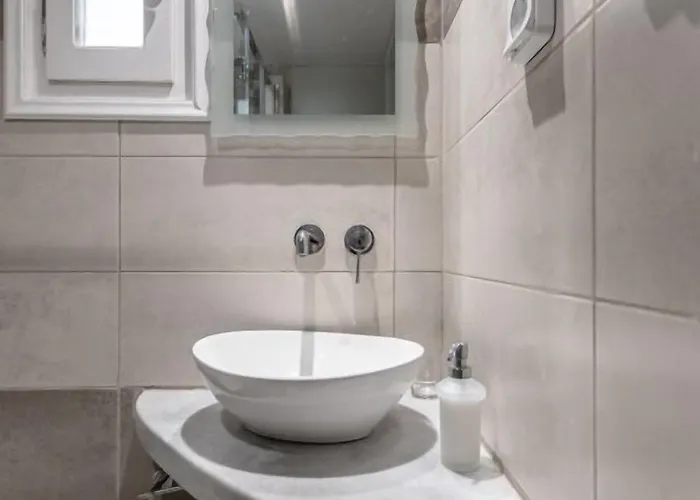 Crystal Naxos 1 At Mikri Vigla