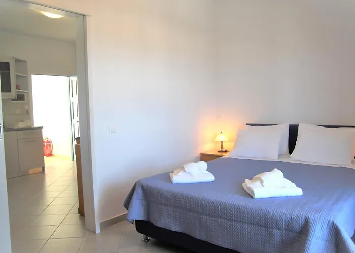 Crystal Naxos 1 At Mikri Vigla