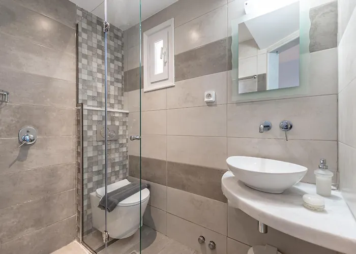 Crystal Naxos 1 At Mikri Vigla