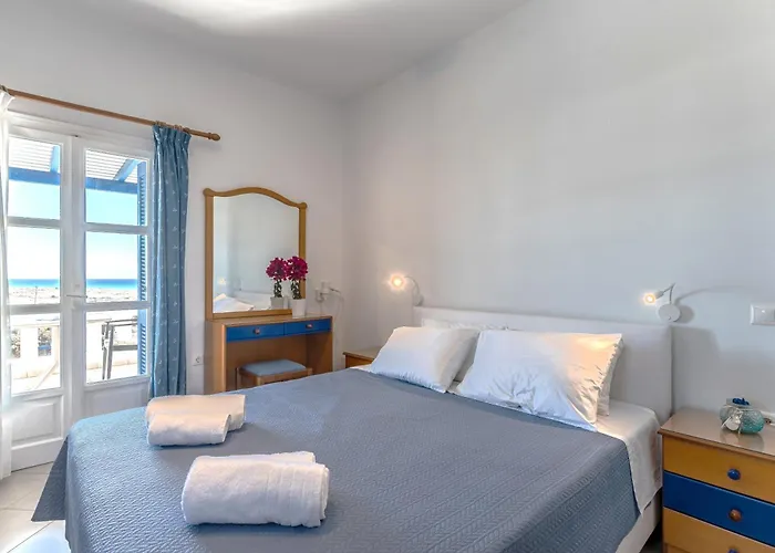 Crystal Naxos 1 At 4*