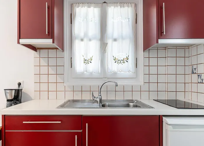 Crystal Naxos 1 At 4*